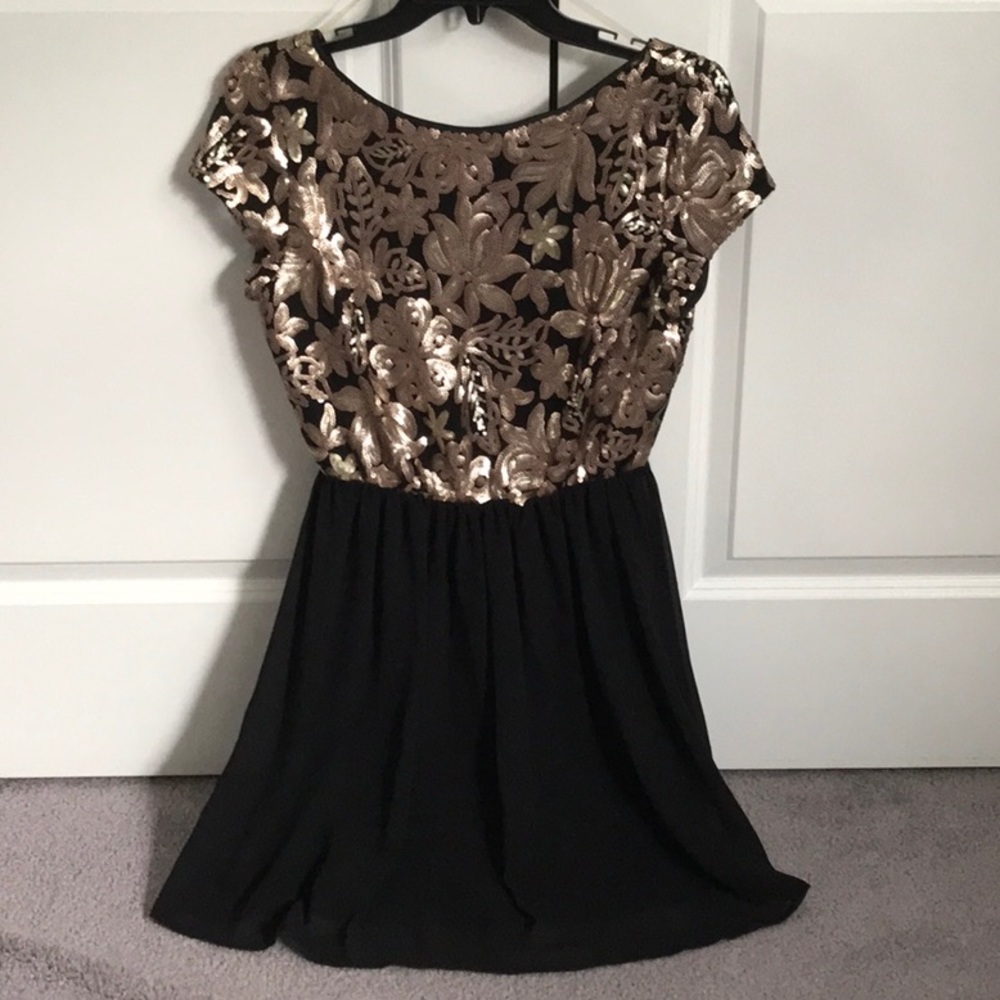 Francesca’s dress- Black and Gold NWT